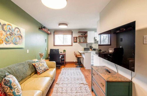 Waterloo Apartment | 1 Bedroom Apartment in North Waterloo w Private Patio - Close to UW, Tech Park