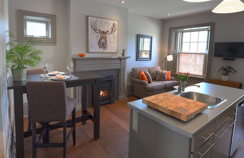 Goderich Apartment | 1 Bedroom Apartment in Beautifully Renovated Heritage Home