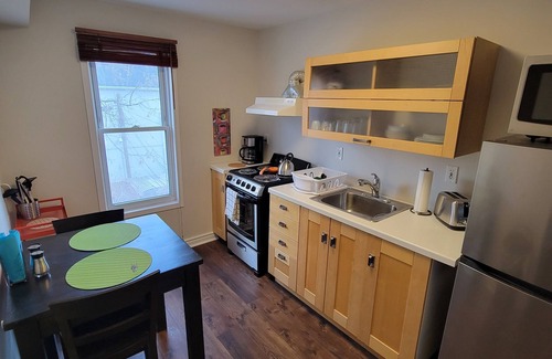 Riverdale Apartment | 1 bedroom apartment in historic Danforth home