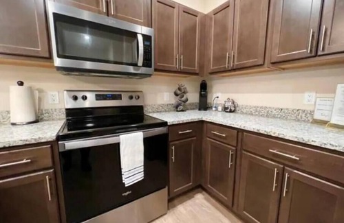 Fenton Apartment | 1-Bedroom apartment in Fenton, MI with Wi-Fi, Fitness Center, & in-unit Laundry!