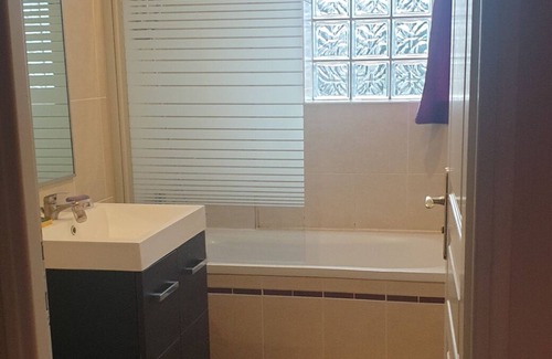 Ormoy Apartment | 1 Bedroom Apartment in ormy