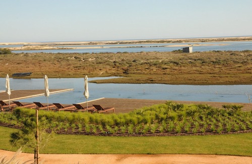 Fuseta Apartment | 1 bedroom apartment in the Algarve overlooking the ria and the sea with garden and pool