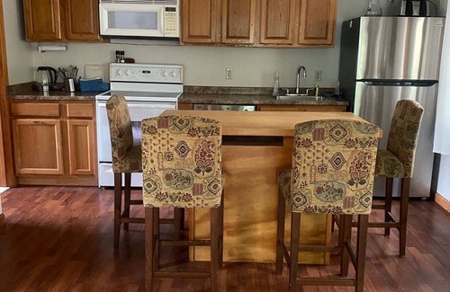 Falmouth Apartment | 1-bedroom apartment in Falmouth, on bike path, close to beach and town