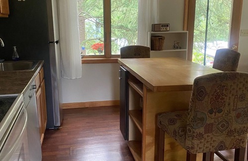 Falmouth Apartment | 1-bedroom apartment in Falmouth, on bike path, close to beach and town