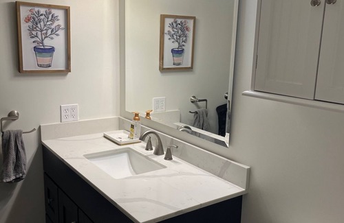 Goodland Apartment | 1-bedroom apartment in Goodland with AC