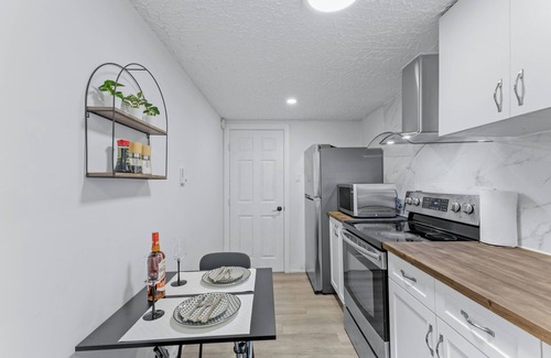 Anjou House | 1 Bedroom Apartment-Near Metro Station