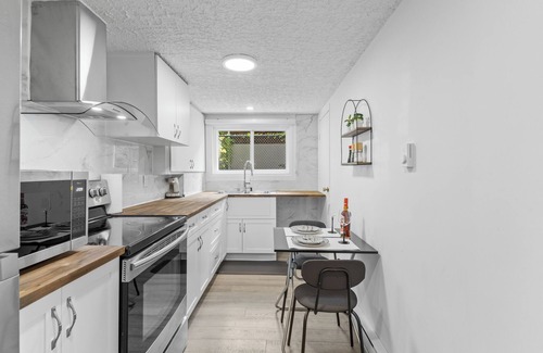 Anjou House | 1 Bedroom Apartment-Near Metro Station