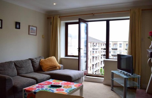 The Liberties Apartment | 1 Bedroom Apartment near Guinness Storehouse Sleeps 2