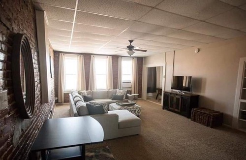 Seneca Apartment | 1 Bedroom Apartment, Overlooking Downtown Seneca