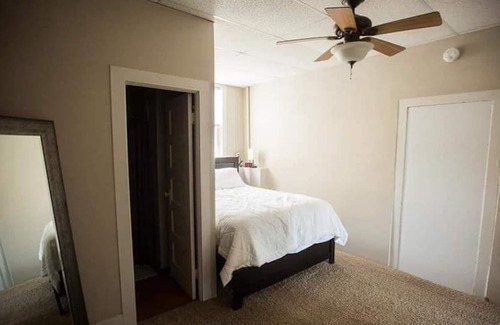 Seneca Apartment | 1 Bedroom Apartment, Overlooking Downtown Seneca
