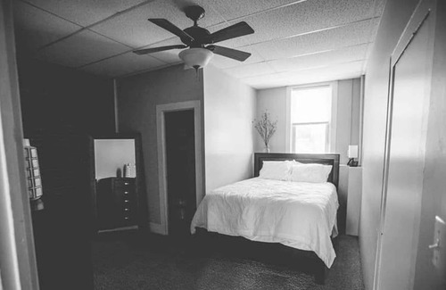 Seneca Apartment | 1 Bedroom Apartment, Overlooking Downtown Seneca