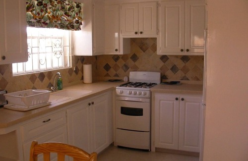 Silver Sands Apartment | 1 BEDROOM APARTMENT Plover Court Apartments