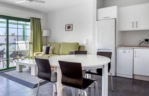 Los Pocillos Apartment | 1 Bedroom Apartment Sleeps 4 Club del Carmen