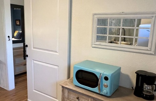 Nob Hill Apartment | 1 Bedroom apartment w/Balcony