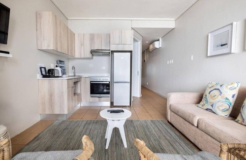 Durban Point Apartment | 1 Bedroom Apartment w/Sea View Durban