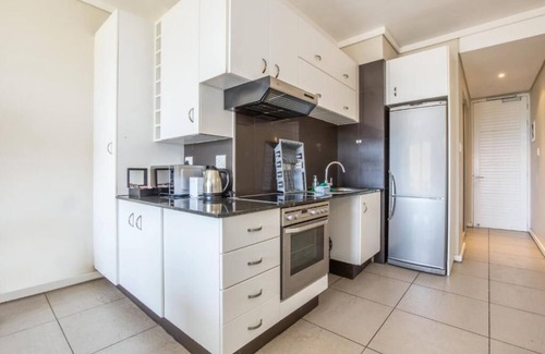 Durban Point Apartment | 1 Bedroom Apartment w/Sea View Durban