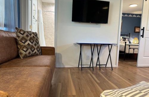 University Heights Apartment | 1 Bedroom Apartment Wbalcony