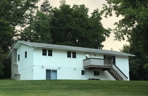 Penn Yan Apartment | 1-bedroom apartment with AC, WiFi walking distance to downtown Penn Yan