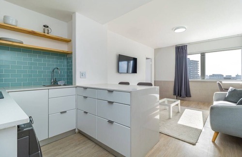 Schotsche Kloof Apartment | 1 Bedroom Apartment, The Centurion, Seapoint, Cape Town, South Africa