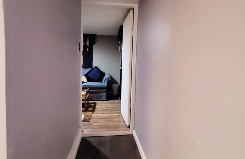 Behind the Rocks Apartment | 1 Bedroom Apt Hartford - Southwest Corner.