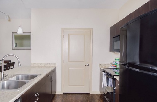 Deerwood Apartment | 1 bedroom at fabulous apartment near St Johns Town Center (TER)