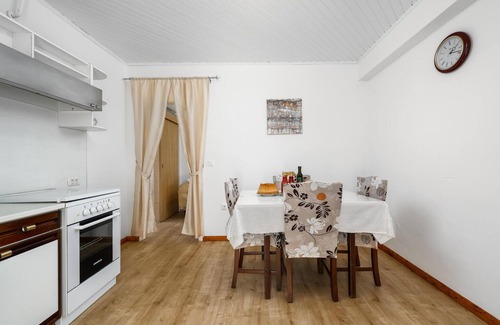 Makovci Apartment | 1 bedroom awesome apartment in Groznjan