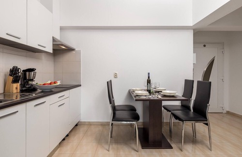 Vrh Apartment | 1 bedroom awesome apartment in Vrh