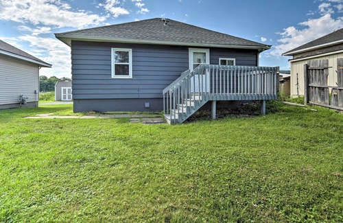 Lindstrom House | 1-Bedroom Beach House on Snowmobile Trail!