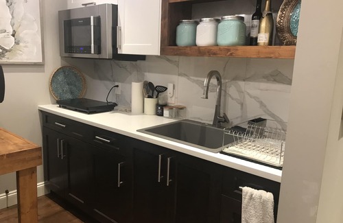 Highlands House | 1 Bedroom BEAR MOUNTAIN RAINFOREST GUEST SUITE