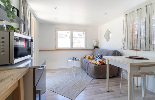Marignane House | 1 bedroom beautiful home in Marignane