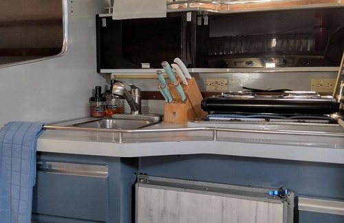 Key West Boat Rental | 1-bedroom boat at the Perry with AC, fitness room and 2 swimming pools