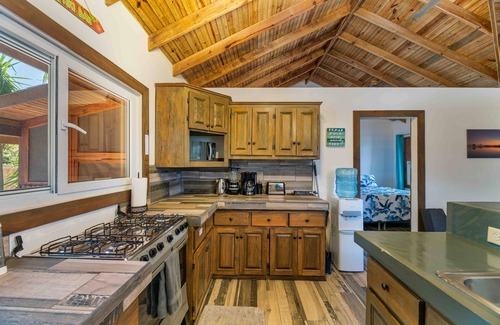 Roatan House | 1 Bedroom Bungalow at Never Winter