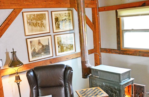 Fayetteville House | 1-bedroom bunkhouse just 12 minutes from University of Arkansas