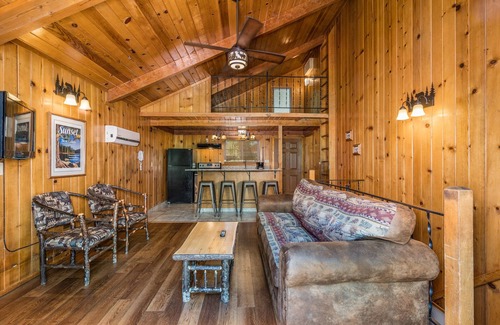 Bass Lake Cabin | 1 Bedroom Cabin at Bass Lake near Yosemite