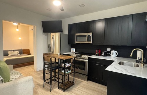 Granada Apartment | 1 Bedroom Casita, by Coral Gables area