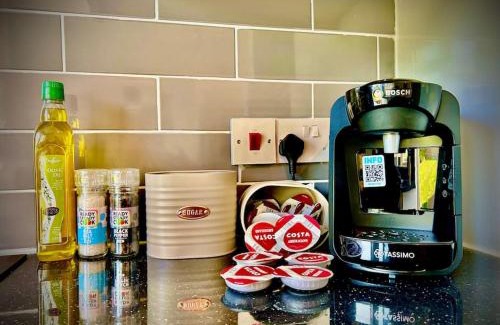 Canterbury Apartment | 1 Bedroom City Walls Apartment - Contractors, Crew, Family
