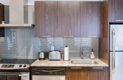 Fashion District Condo | 1 bedroom condo in trendy king west neighbourhood