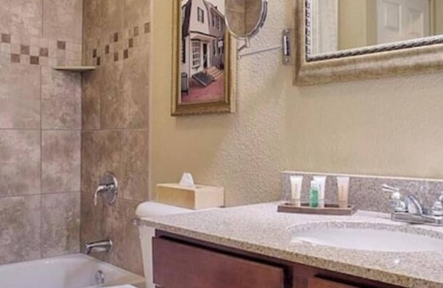 Williamsburg Condo | 1 bedroom condo, Kingsgate - VA