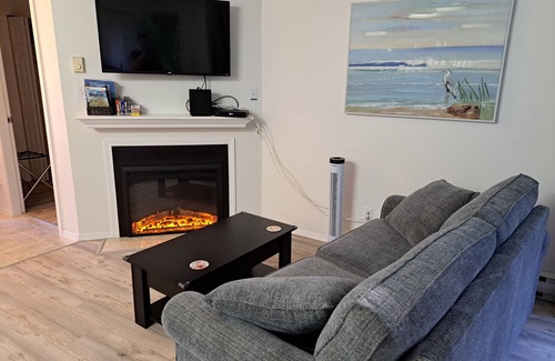Regional District of Nanaimo Resort | 1 Bedroom Condo Near Rathtrevor Beach