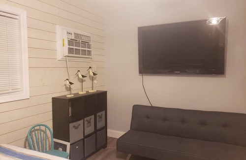 North Wildwood Condo | 1 Bedroom Condo steps from the beach with pool