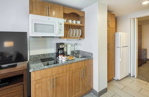 Yachting Village Condo | 1 Bedroom Condo w/Kitchen, Sleeps 4, at Inn On The Harbor Resort, Newport!