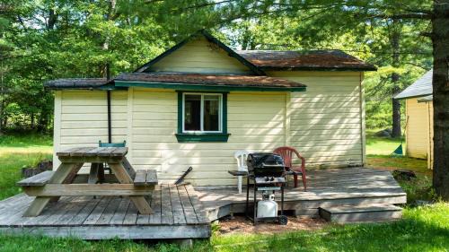 Gravenhurst House | 1-Bedroom Cottage #1 - White Pine