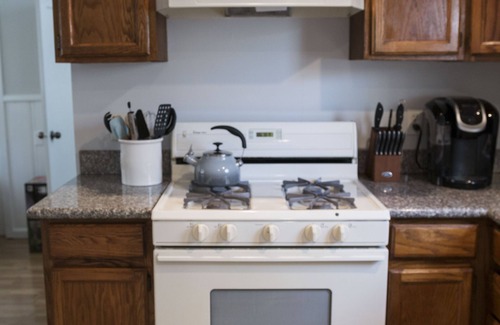 Santa Rosa Cottage | 1 Bedroom Cottage Walking Distance to Down Town