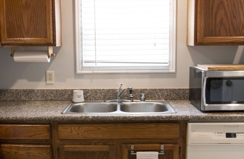 Santa Rosa Cottage | 1 Bedroom Cottage Walking Distance to Down Town