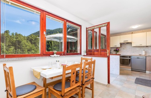Mrzla Vodica Apartment | 1 bedroom cozy apartment in Lokve