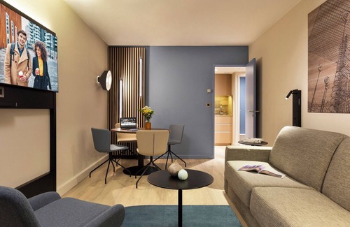 Gambetta Apartment | 1 Bedroom Deluxe Apartment In La Défense Paris