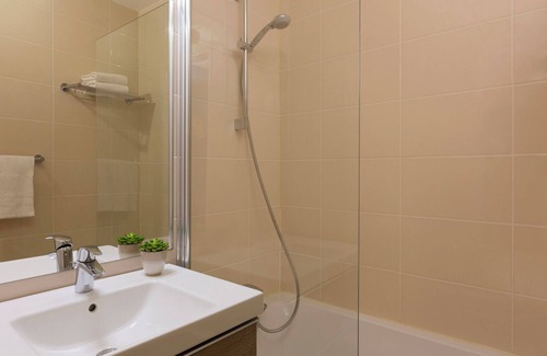 Gambetta Apartment | 1 Bedroom Deluxe Apartment In La Défense Paris