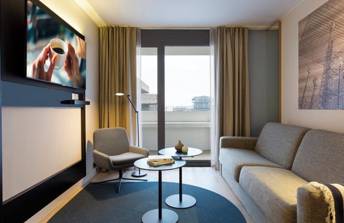 Gambetta Apartment | 1 Bedroom Deluxe with Balcony In La Défense Paris