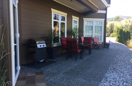 Okanagan-Similkameen House | 1 Bedroom Executive Lakeview Suite