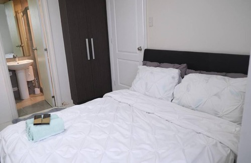 Downtown Apartment | 1 Bedroom Flat in Gramercy Residences Condo